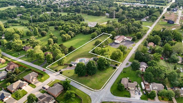 5021 S Farm Rd 137, Springfield, MO 65810