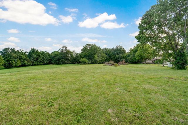 5021 S Farm Rd 137, Springfield, MO 65810
