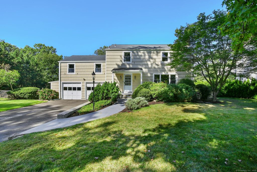 7 Pleasant View Place, Greenwich, CT 06870