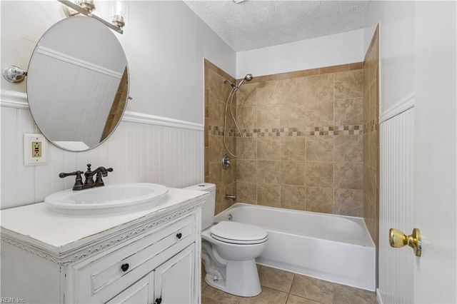 190 Salt Pond RD, Hampton, VA 23664