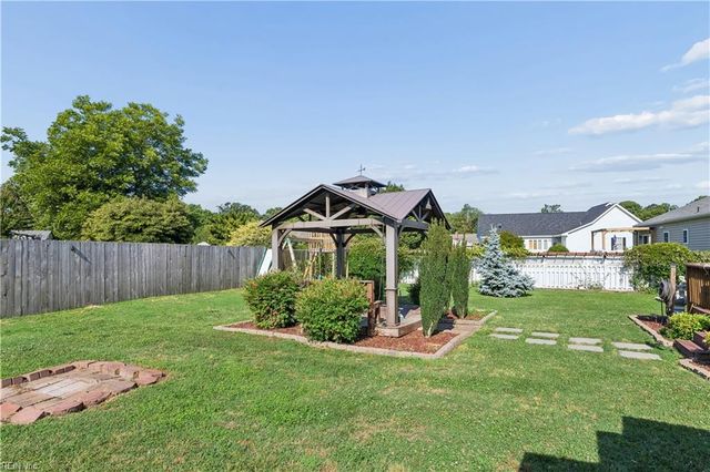 190 Salt Pond RD, Hampton, VA 23664
