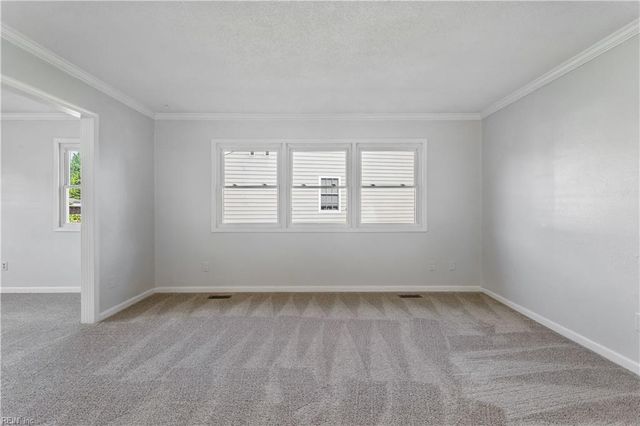190 Salt Pond RD, Hampton, VA 23664