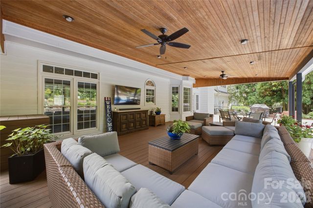 3425 Savannah Hills Drive, Matthews, NC 28105