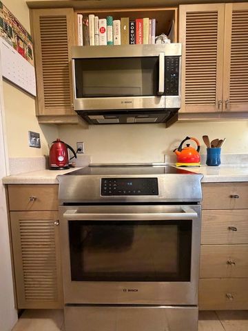 1221 N PALM AVENUE 204, Sarasota, FL 34236