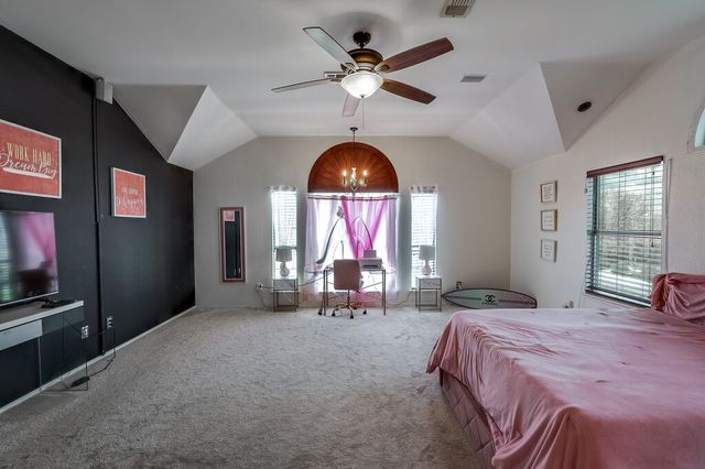 706 Gentry Drive, Arlington, TX 76018