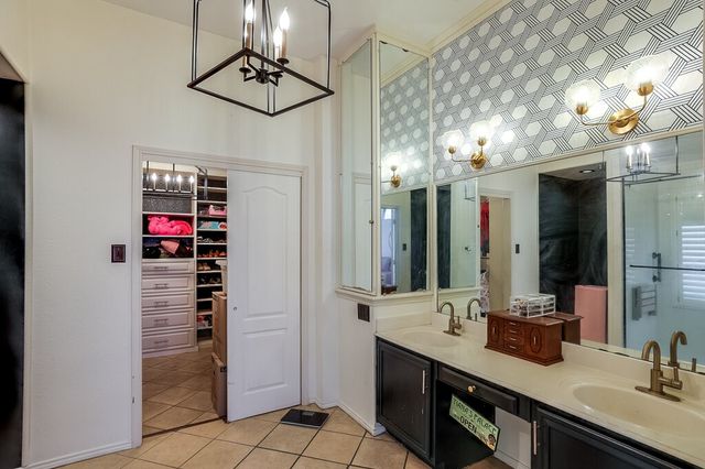 706 Gentry Drive, Arlington, TX 76018