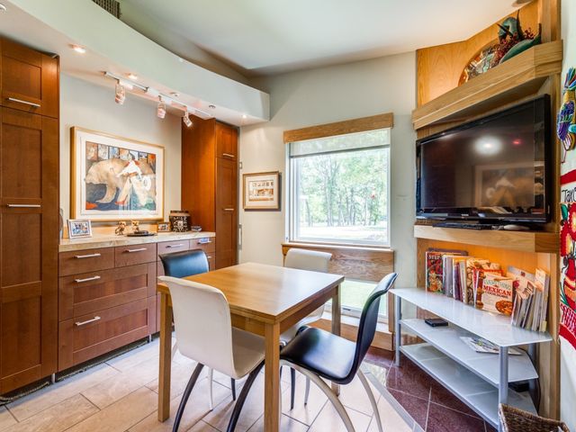 299 Shadow Lakes Drive, Whitesboro, TX 76273