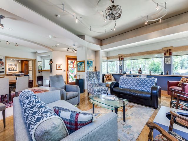 299 Shadow Lakes Drive, Whitesboro, TX 76273