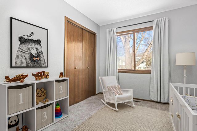 6844 Buckingham Court, Woodbury, MN 55125