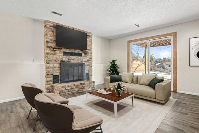 6844 Buckingham Court, Woodbury, MN 55125