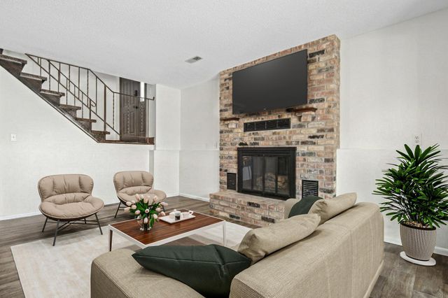 6844 Buckingham Court, Woodbury, MN 55125