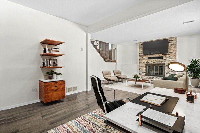 6844 Buckingham Court, Woodbury, MN 55125