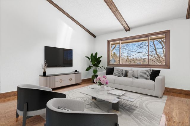 6844 Buckingham Court, Woodbury, MN 55125