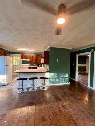 8070 N Private road 400 W, Brazil, IN 47834