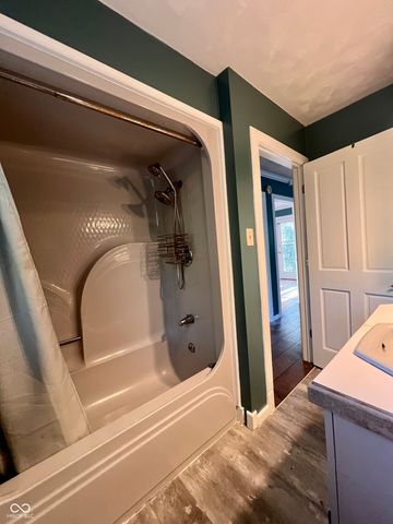 8070 N Private road 400 W, Brazil, IN 47834