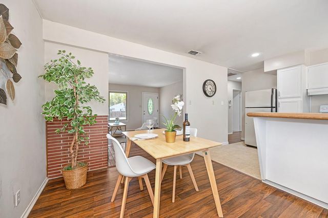 6305 Templeton Dr, Carmichael, CA 95608