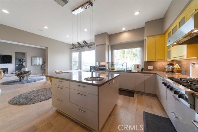 3339 Paseo Del Sol, Calabasas, CA 91302