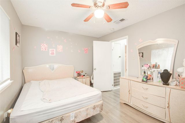 7222 Londres Drive, Houston, TX 77083