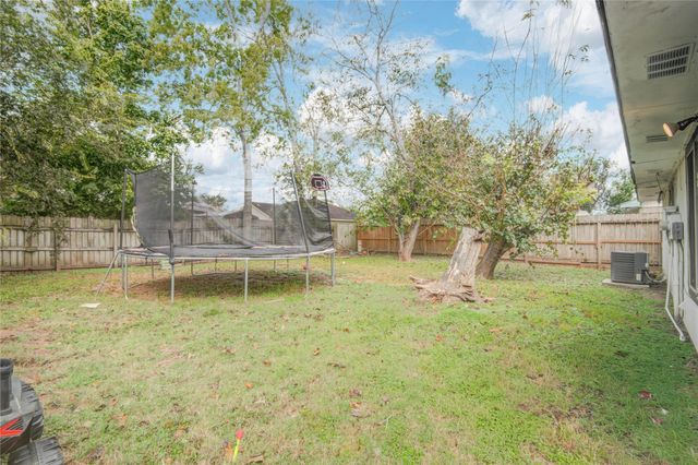 7222 Londres Drive, Houston, TX 77083