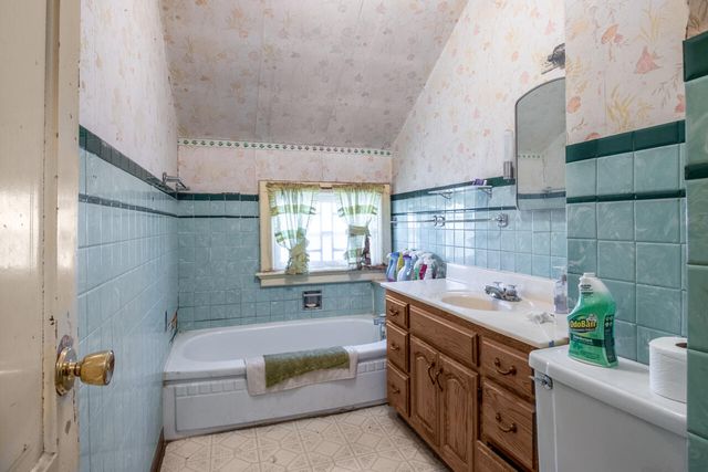 813 6TH Avenue, Council Bluffs, IA 51501