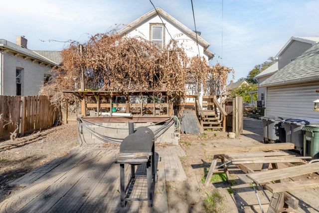 813 6TH Avenue, Council Bluffs, IA 51501