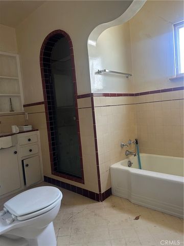 6235 Condon, Los Angeles, CA 90056