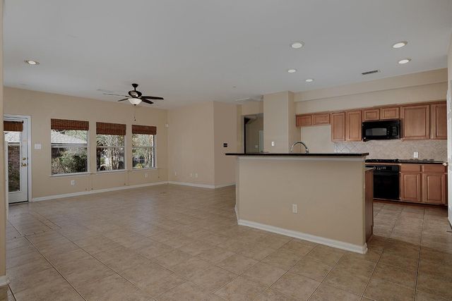 78 E Foxbriar Forest Circle, The Woodlands, TX 77382