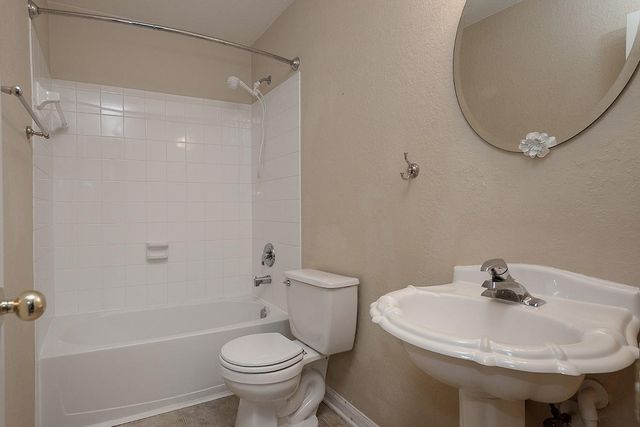 78 E Foxbriar Forest Circle, The Woodlands, TX 77382