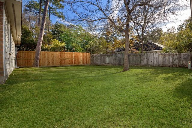 78 E Foxbriar Forest Circle, The Woodlands, TX 77382