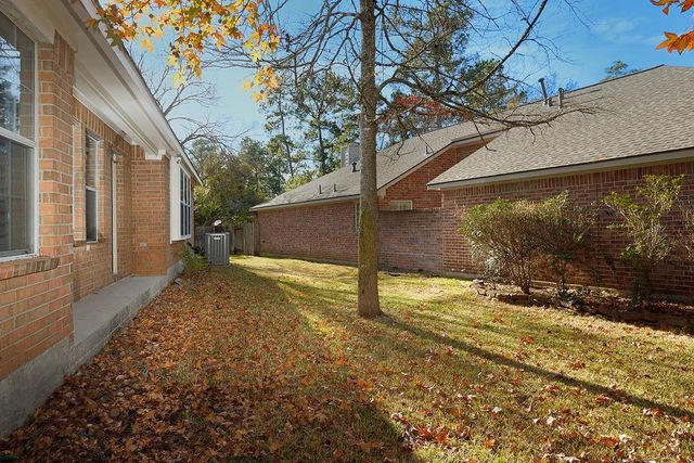 78 E Foxbriar Forest Circle, The Woodlands, TX 77382
