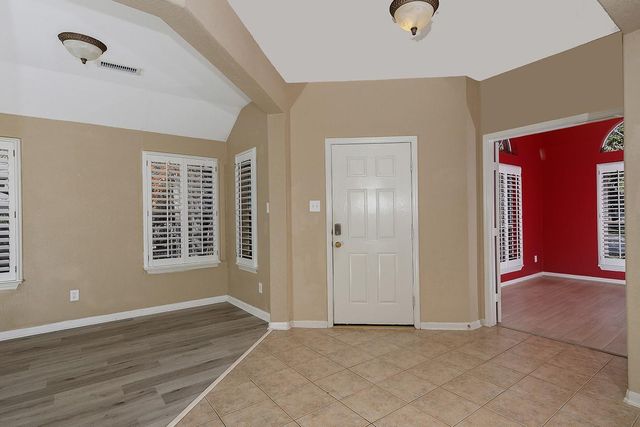 78 E Foxbriar Forest Circle, The Woodlands, TX 77382