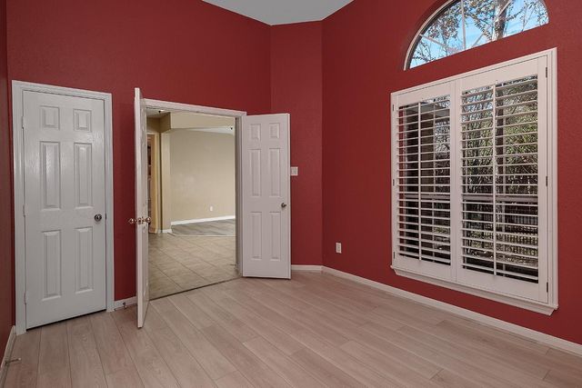 78 E Foxbriar Forest Circle, The Woodlands, TX 77382