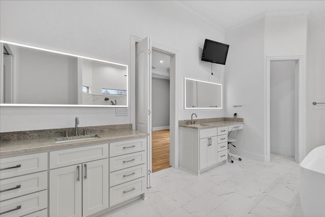 5182 Bayshore Drive, Athens, TX 75752