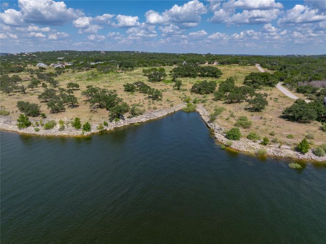 1900 Patriot DR, Lago Vista, TX 78645