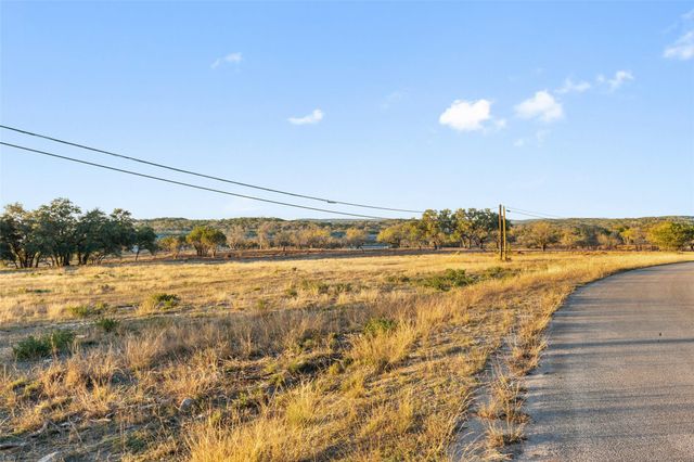 1900 Patriot DR, Lago Vista, TX 78645