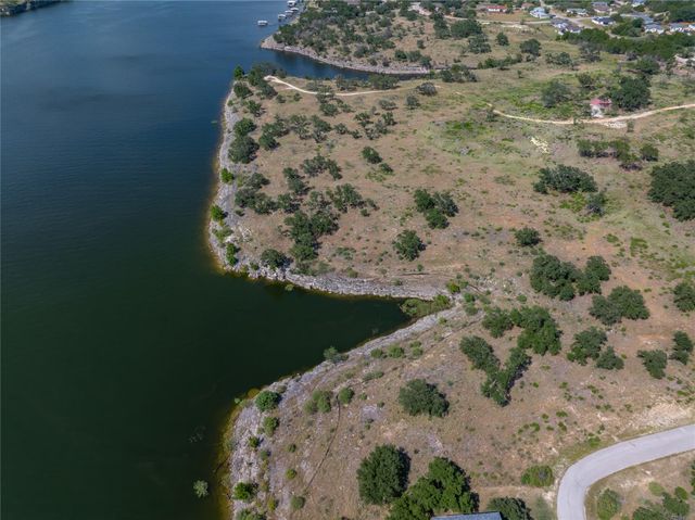 1900 Patriot DR, Lago Vista, TX 78645
