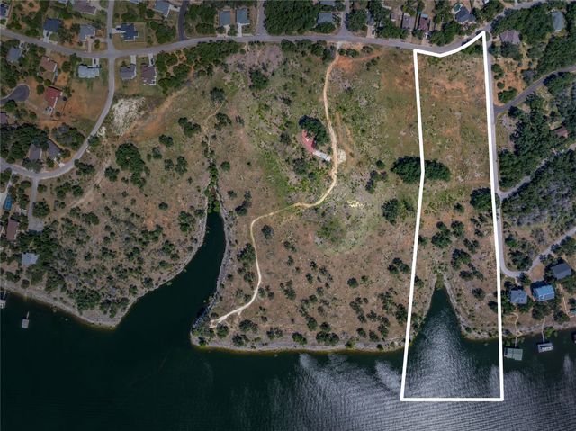 1900 Patriot DR, Lago Vista, TX 78645