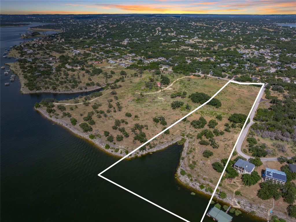 1900 Patriot DR, Lago Vista, TX 78645