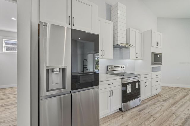 137 MARINER LANE, Rotonda West, FL 33947