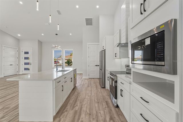 137 MARINER LANE, Rotonda West, FL 33947