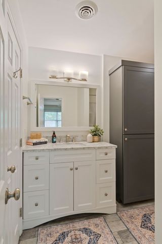 570 Holt Valley Rd, Nashville, TN 37221