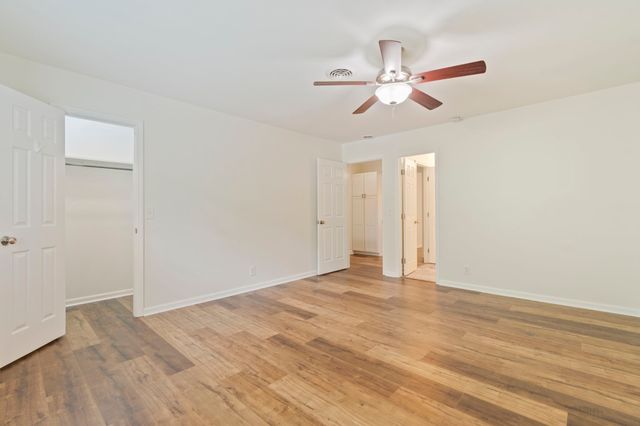570 Holt Valley Rd, Nashville, TN 37221