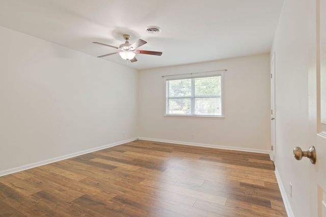 570 Holt Valley Rd, Nashville, TN 37221