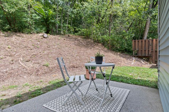 570 Holt Valley Rd, Nashville, TN 37221