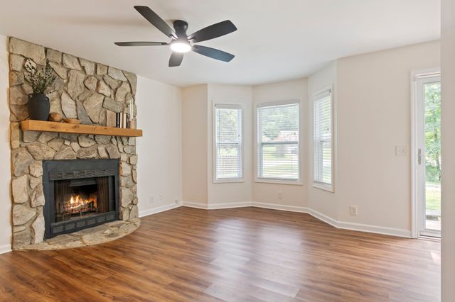 570 Holt Valley Rd, Nashville, TN 37221