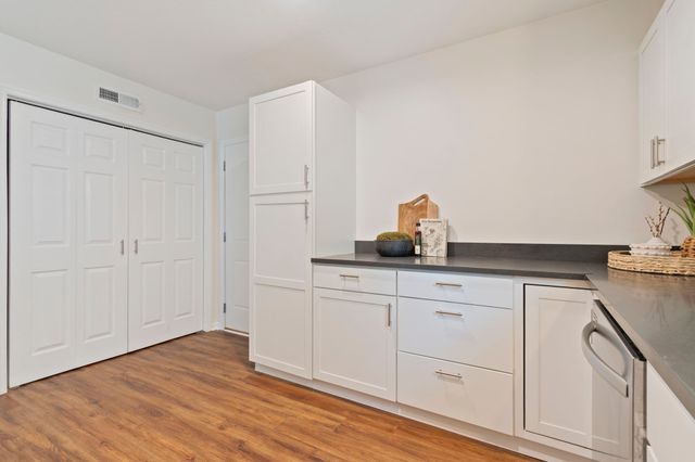 570 Holt Valley Rd, Nashville, TN 37221