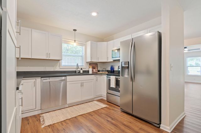 570 Holt Valley Rd, Nashville, TN 37221