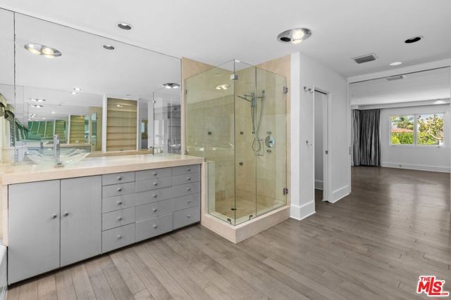 305 S Bedford Drive, Beverly Hills, CA 90212