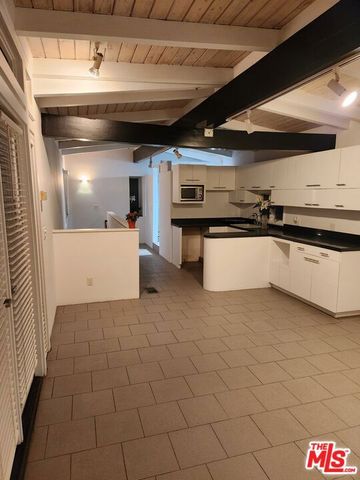 305 S Bedford Drive, Beverly Hills, CA 90212