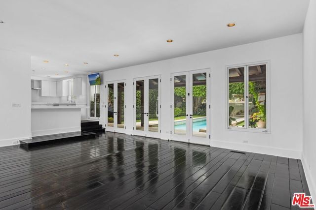 305 S Bedford Drive, Beverly Hills, CA 90212